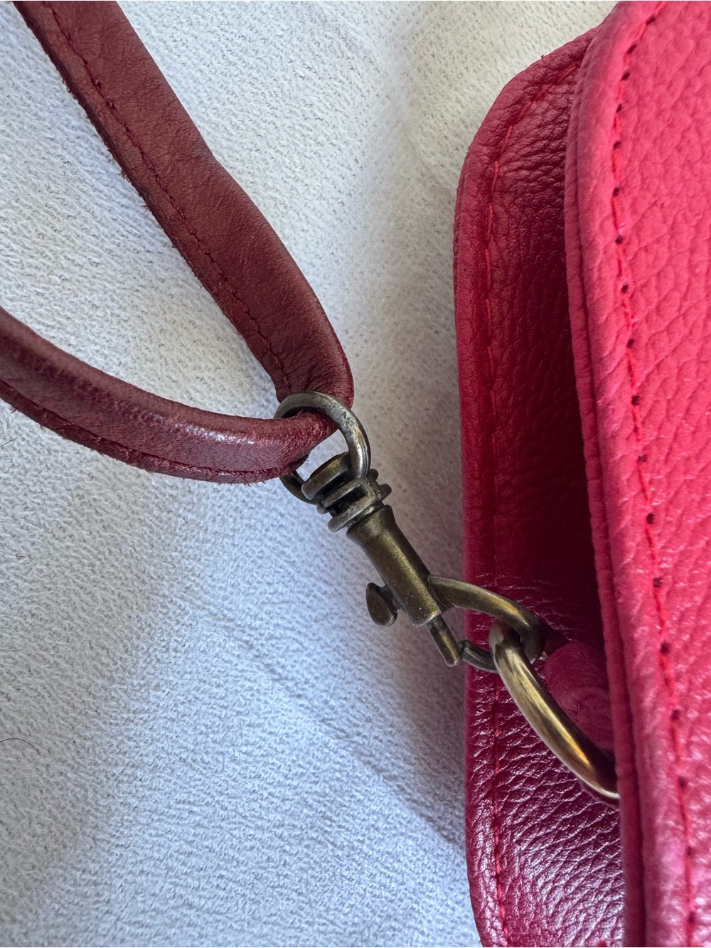 Jingpin red studded lips purse mwah faux leather adjustable strap rockabilly kis - Picture 4 of 13